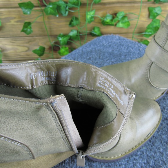 Very Volatile Womens Ankle Boots Size 7.5 Beige Buckle Wedge Heel Booties - Picture 6 of 8